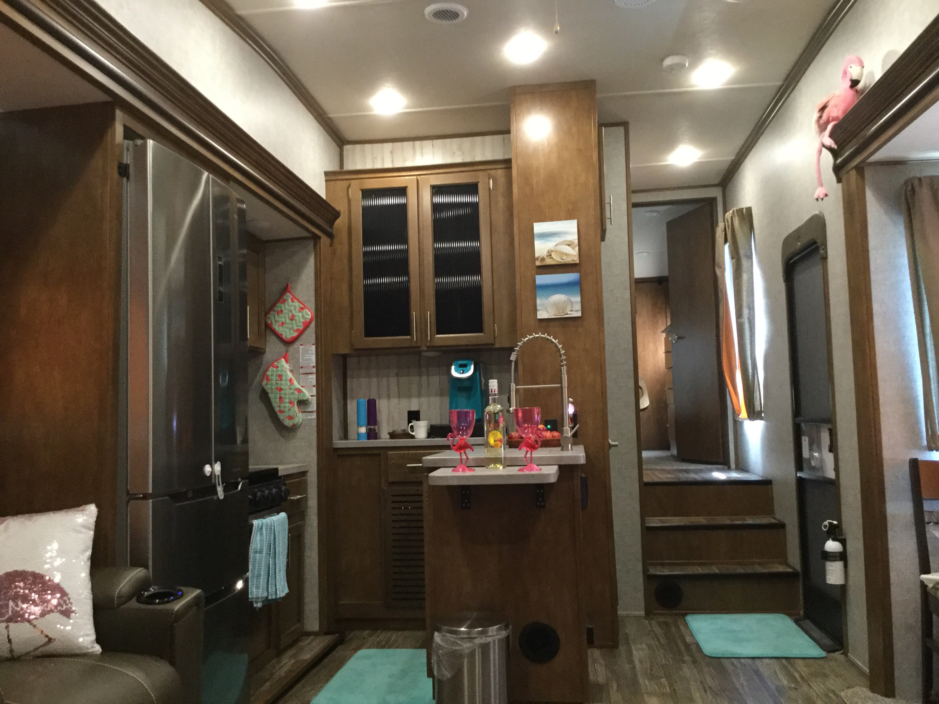Executive Suite - Palomino - Columbus - Delivery