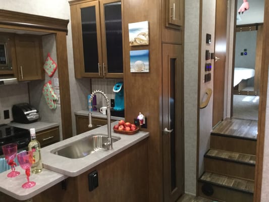 Executive Suite - Palomino - Columbus - Delivery