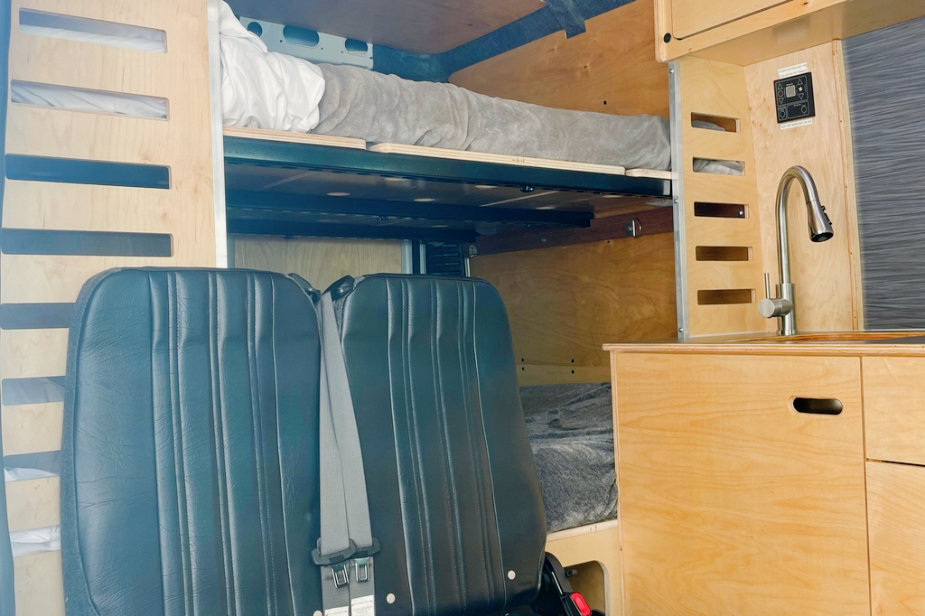Vanny DeVito RAM ProMaster 2022