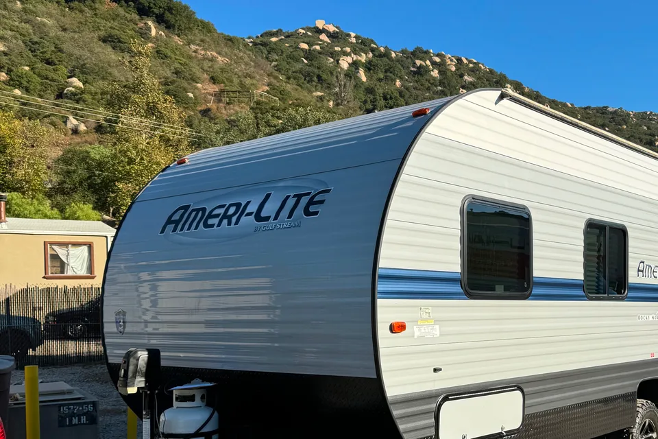2022 travel trailer 