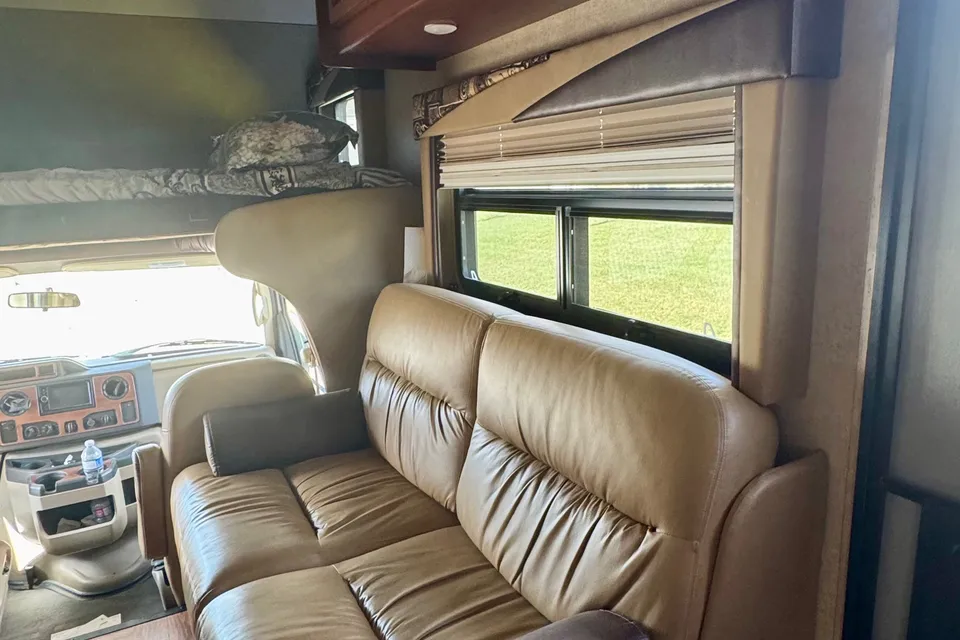 Finny's Jayco Greyhawk Class C