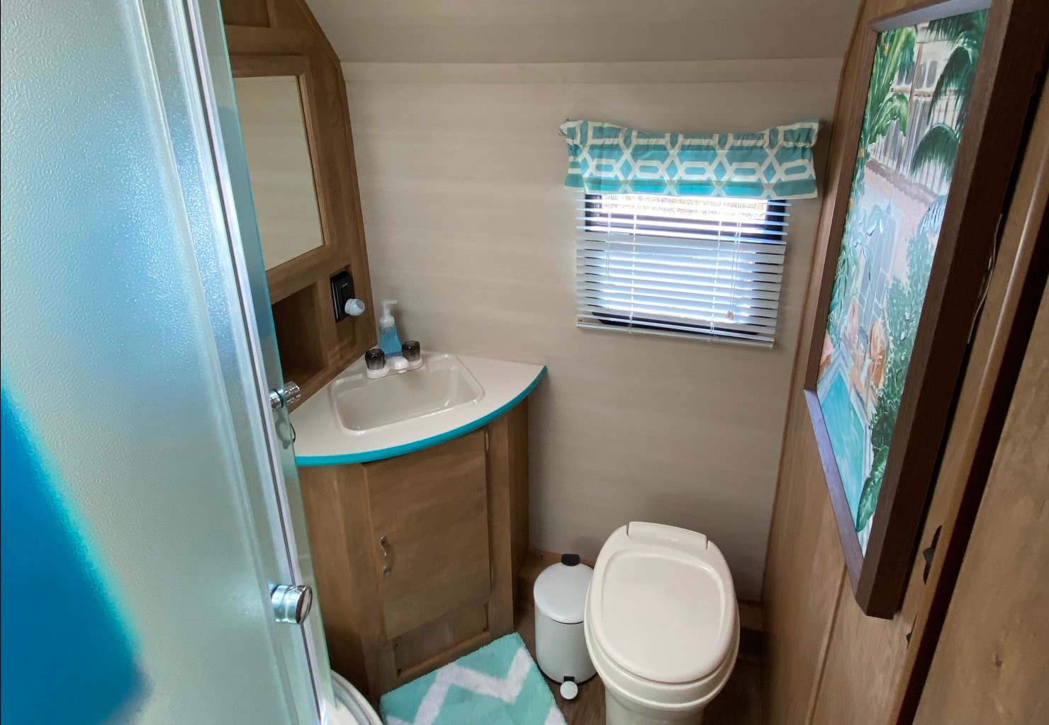 “Verna the Vintage Cruiser” 2019 Gulf Stream 23QBS