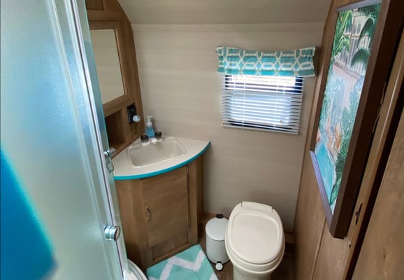 “Verna the Vintage Cruiser” 2019 Gulf Stream 23QBS