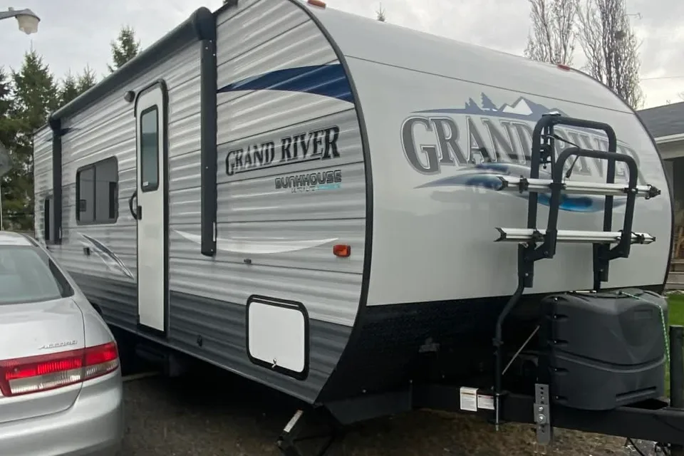 isabelle Grand River Bunkhouse ultra lite Roulotte