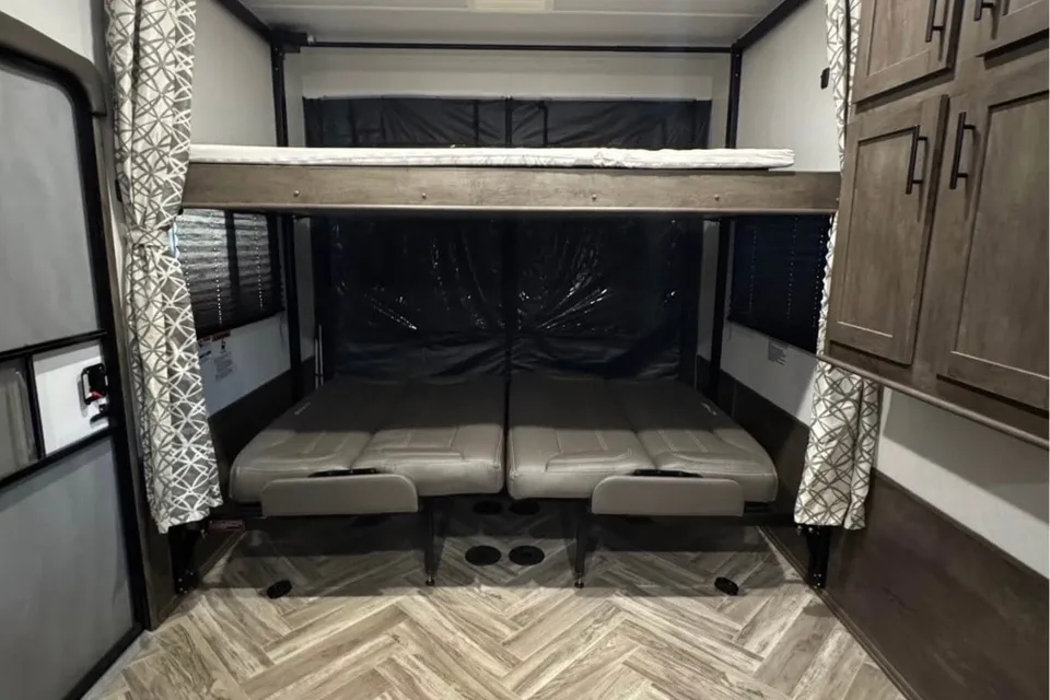 Mitchell's Forest River Ks3016g Toy Hauler