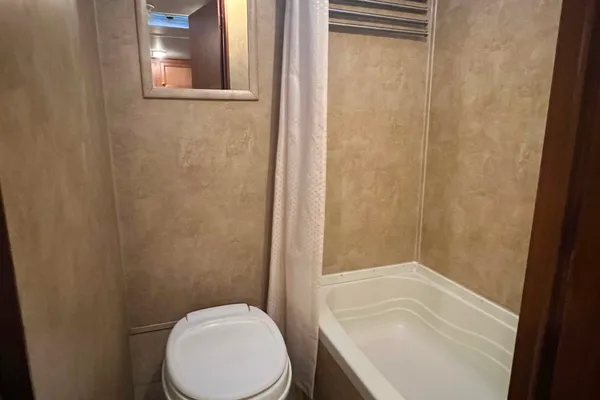 06 - 2012 - JAYCO - BUNKS - 2480lbs - SLEEPS 4