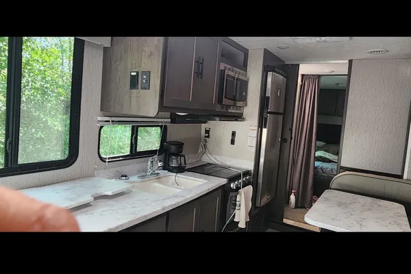Coachmen leprechaun Class C