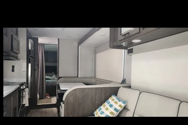 Coachmen leprechaun Class C