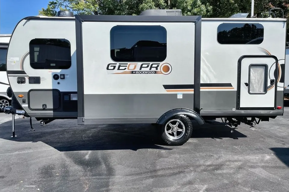 2024 Geo Pro 20BHS 21ft | Family Bunkhouse | Sleeps 6 | Lightweight | Hitch Included | Irvine