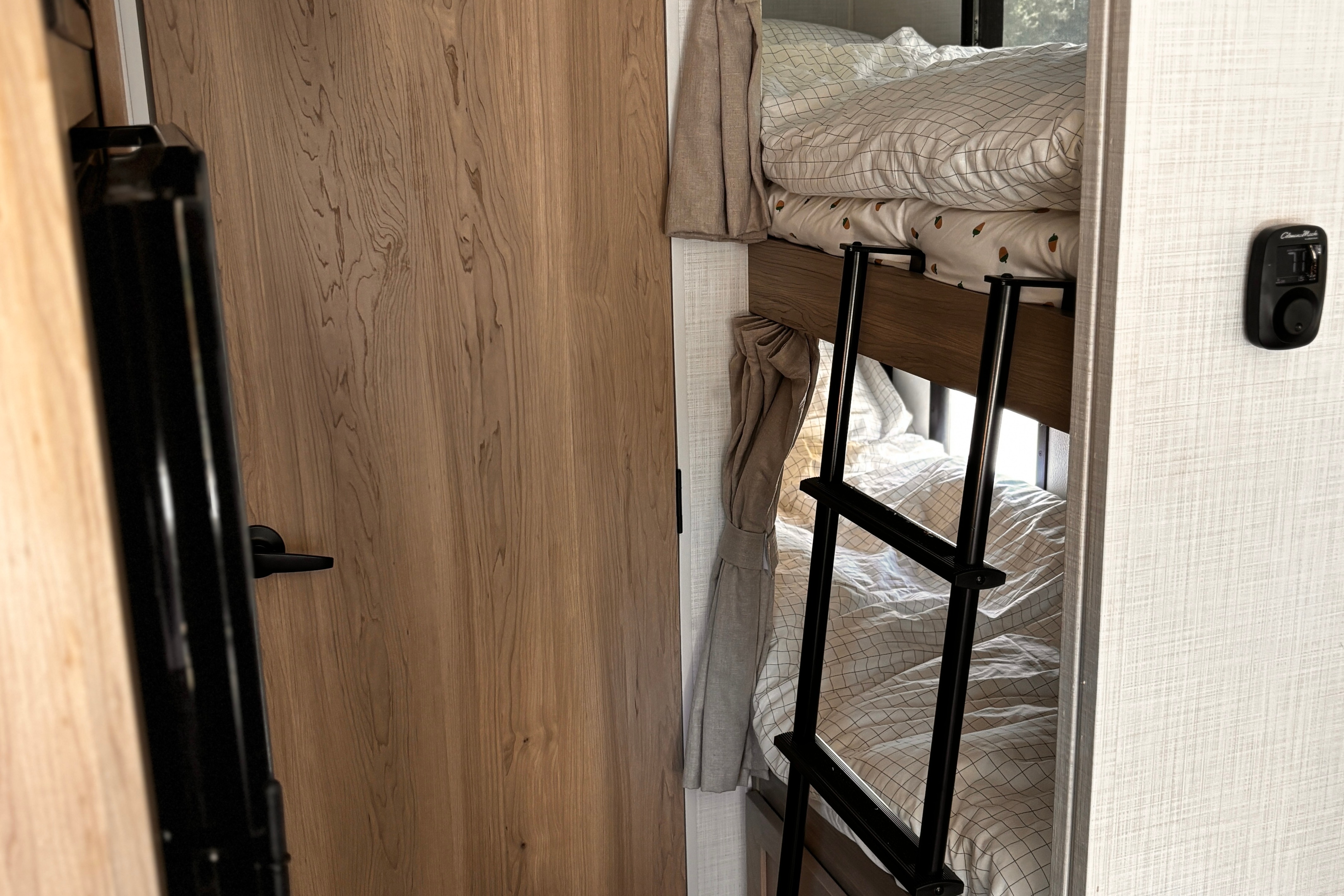 2024 Geo Pro 20BHS 21ft | Family Bunkhouse | Sleeps 6 | Lightweight | Hitch Included | Irvine