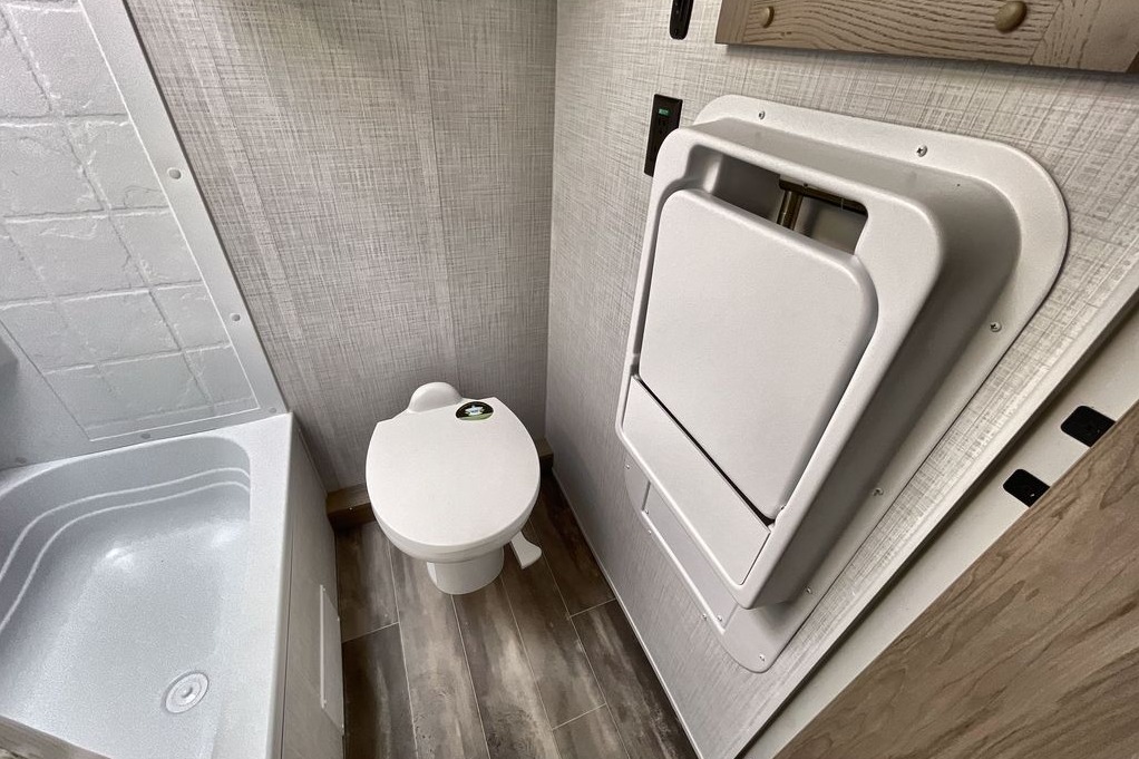 2024 Geo Pro 20BHS 21ft | Family Bunkhouse | Sleeps 6 | Lightweight | Hitch Included | Irvine