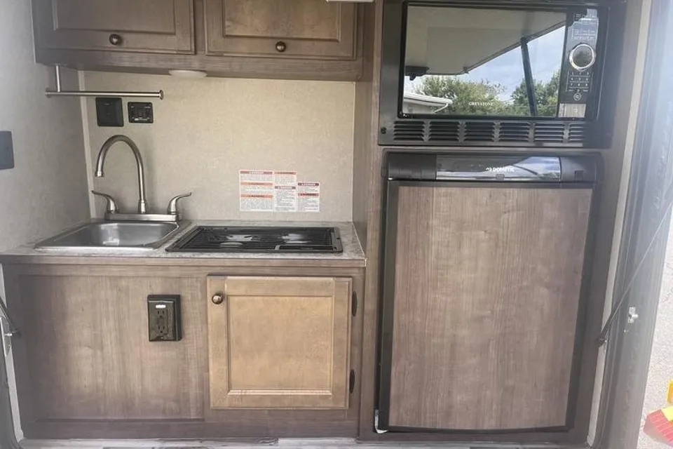 Off Grid Glamping MACHINE: Sunray Sunset 109E
