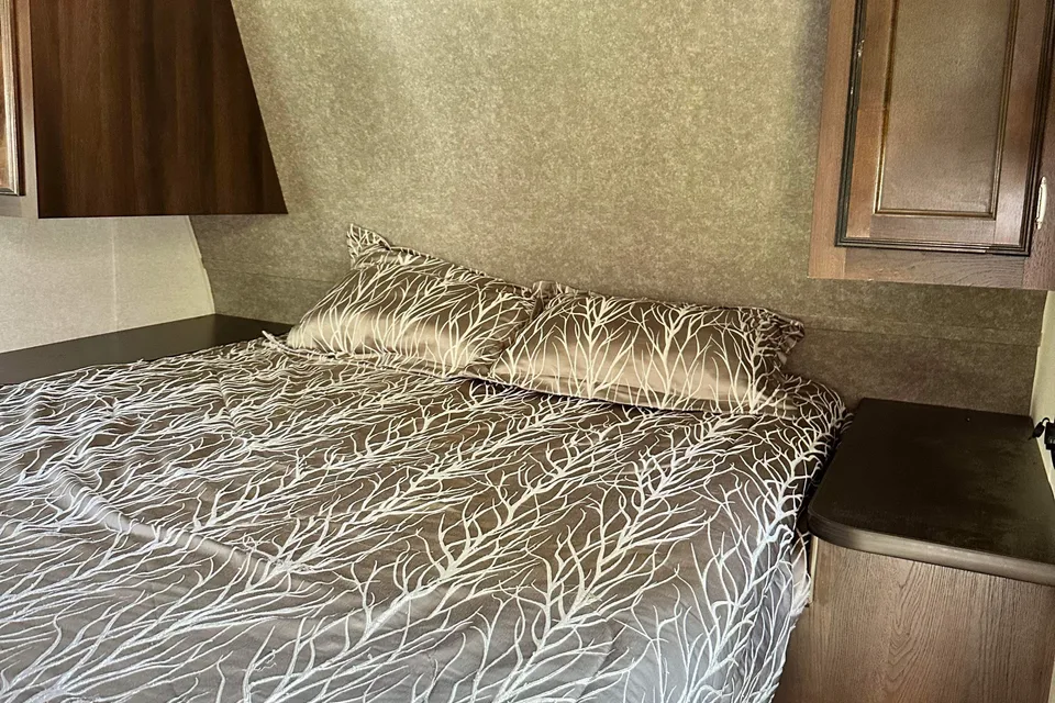 Clean & Comfortable Sleeps 9