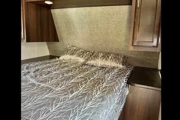 Clean & Comfortable Sleeps 9