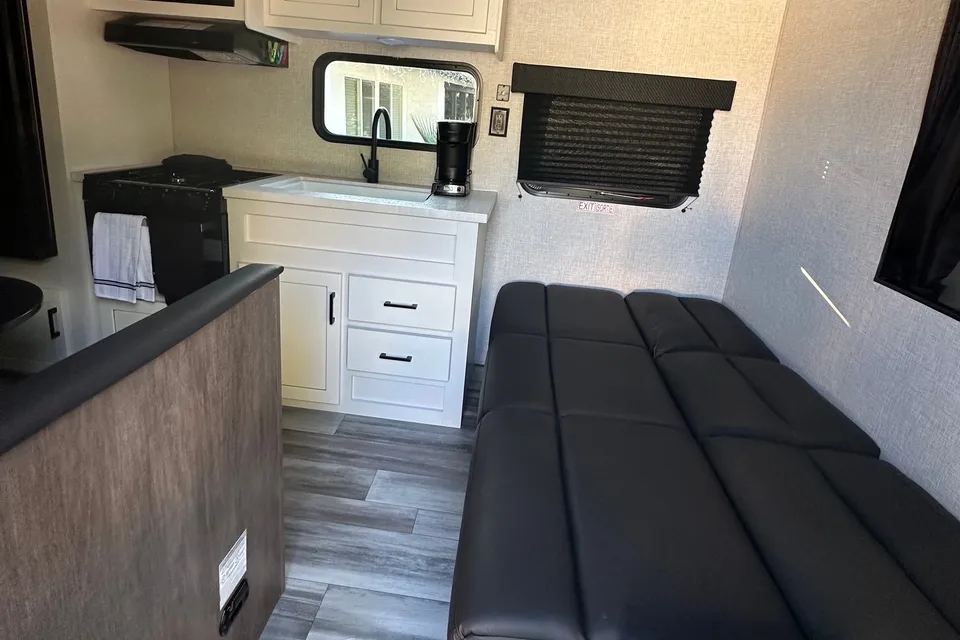 Bradshaw’s Fam Jay Flight SLX Travel Trailer