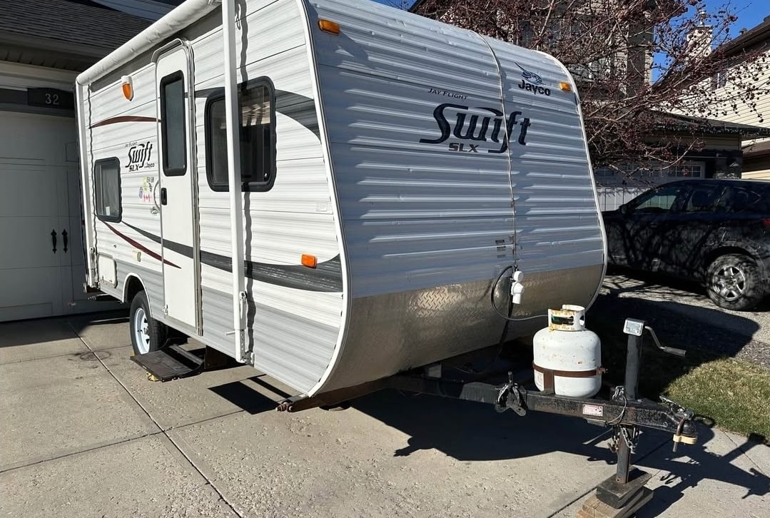 Light Weight SUV Towable 2400lbs dry weight