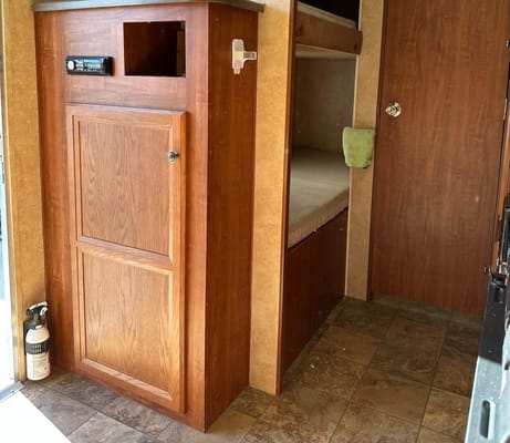 Light Weight SUV Towable 2400lbs dry weight