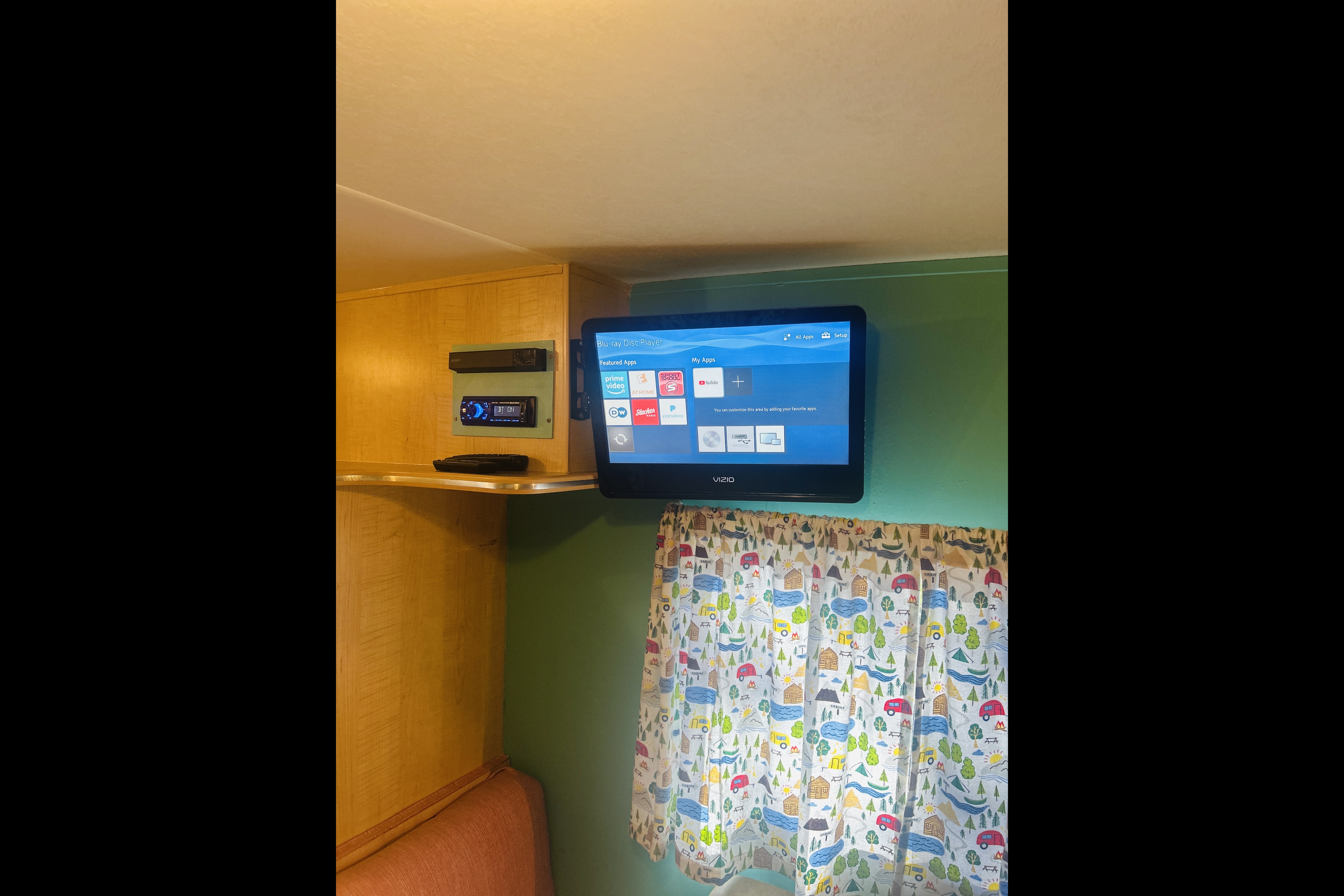 Retro Vintage Hybrid Trailer + Extras Delivery Only