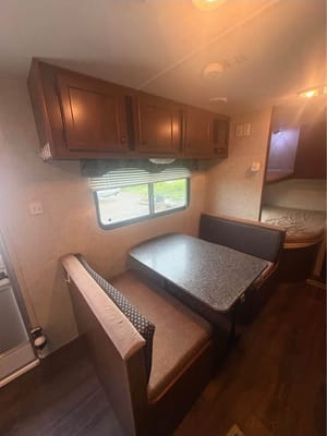 Kawartha RV Rentals Pioneer 25BH Travel Trailer