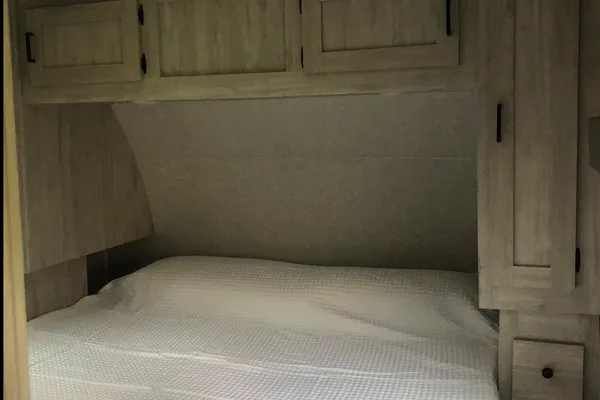 Gloria's east to west Silver Lake Travel Trailer