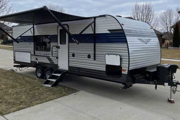 Jesse's Prime Time Avenger Travel Trailer