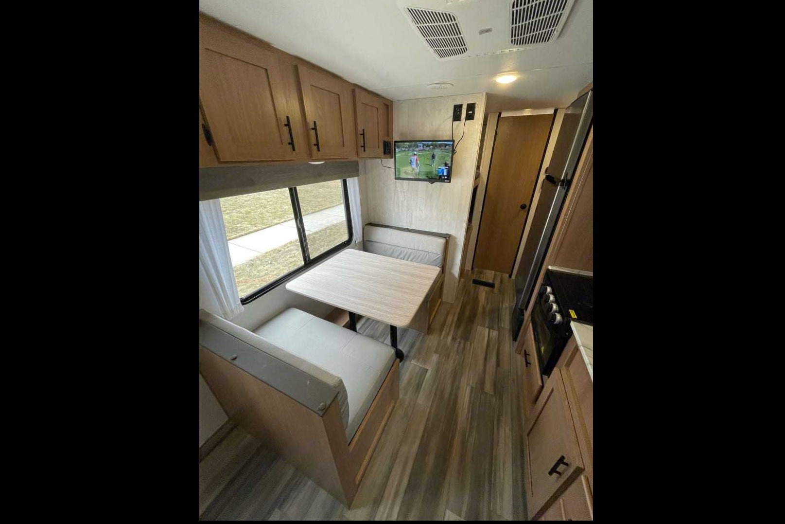 Jesse's Prime Time Avenger Travel Trailer