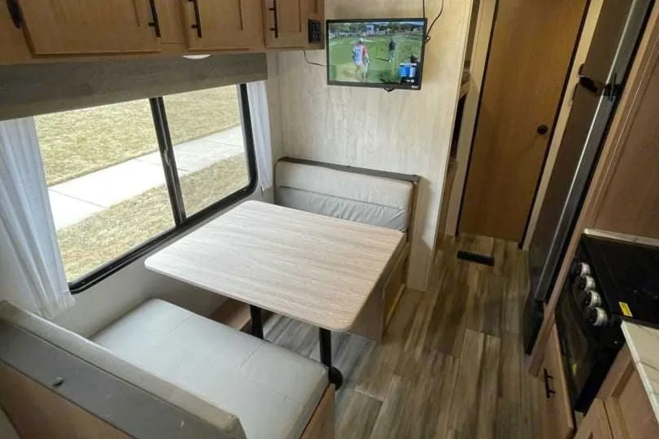 Jesse's Prime Time Avenger Travel Trailer