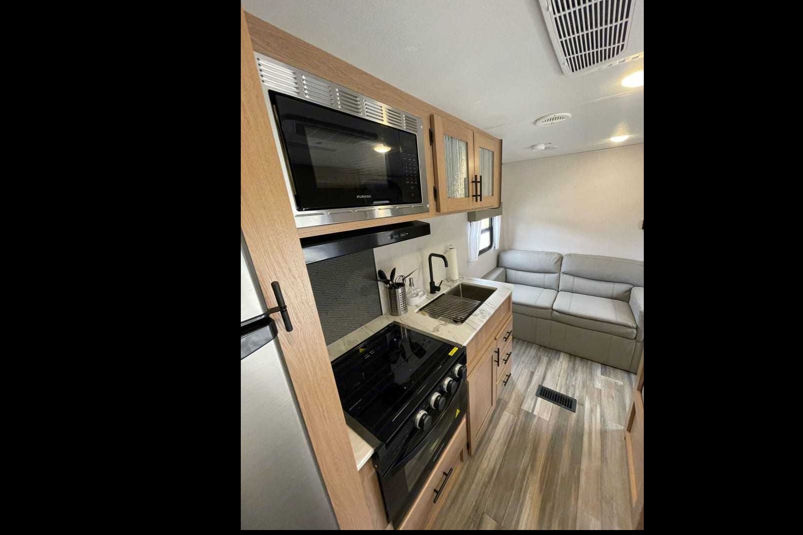 Jesse's Prime Time Avenger Travel Trailer