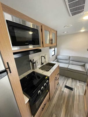 Jesse's Prime Time Avenger Travel Trailer