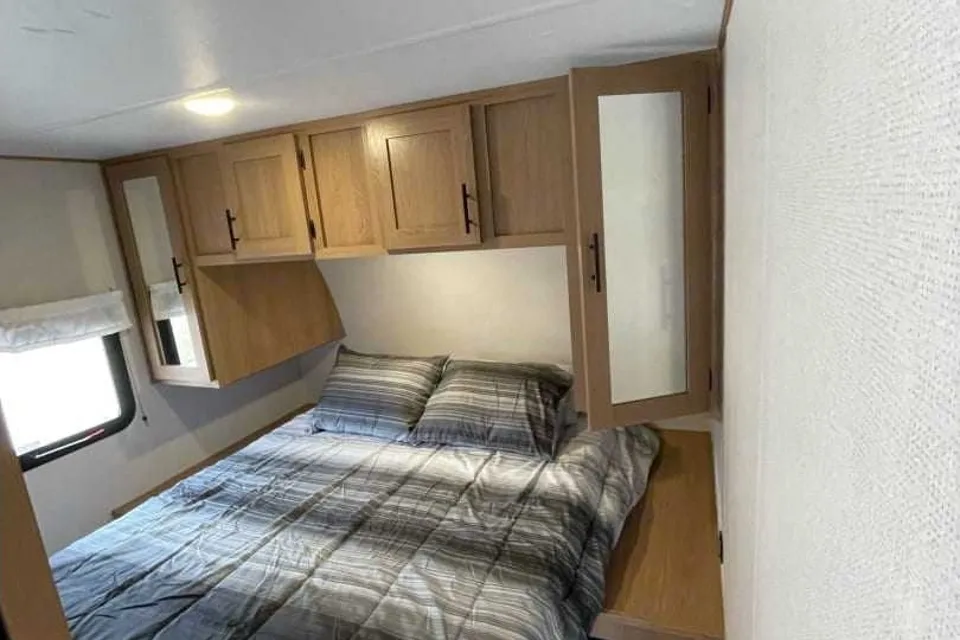 Jesse's Prime Time Avenger Travel Trailer