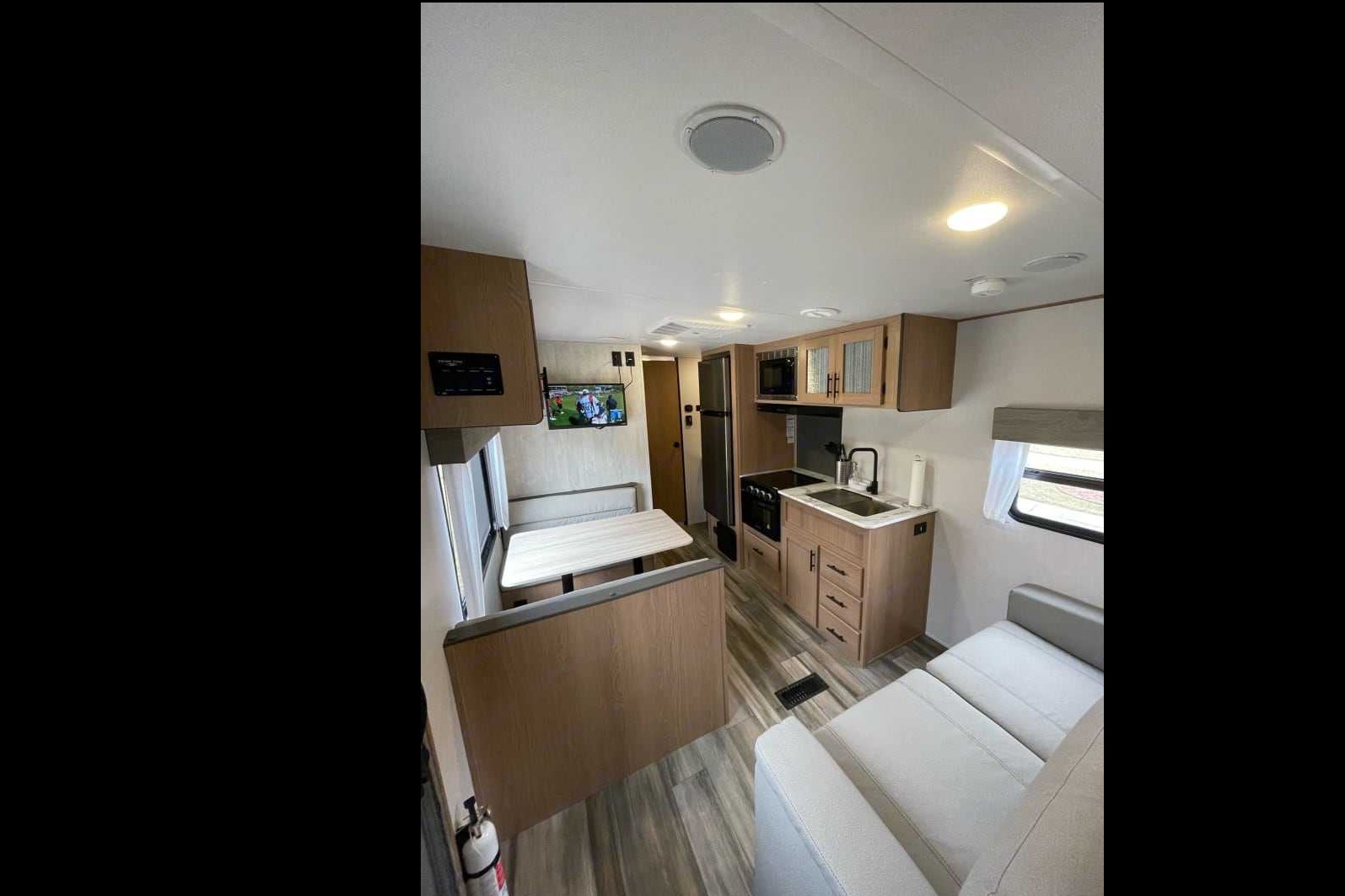 Jesse's Prime Time Avenger Travel Trailer