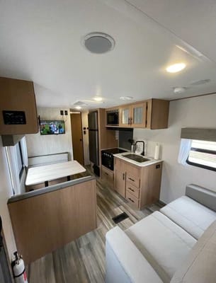 Jesse's Prime Time Avenger Travel Trailer