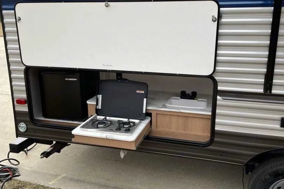 Jesse's Prime Time Avenger Travel Trailer