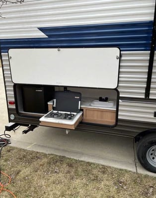 Jesse's Prime Time Avenger Travel Trailer
