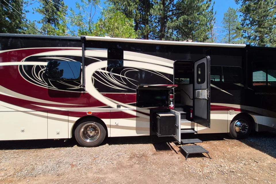 jim's Coachman sportscoach 339ds Class A