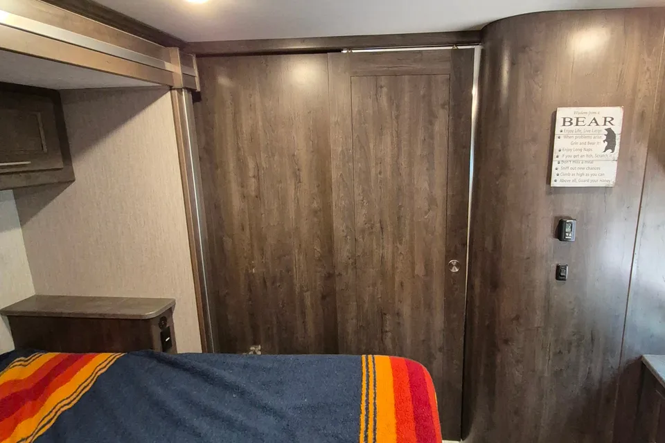 jim's Coachman sportscoach 339ds Class A