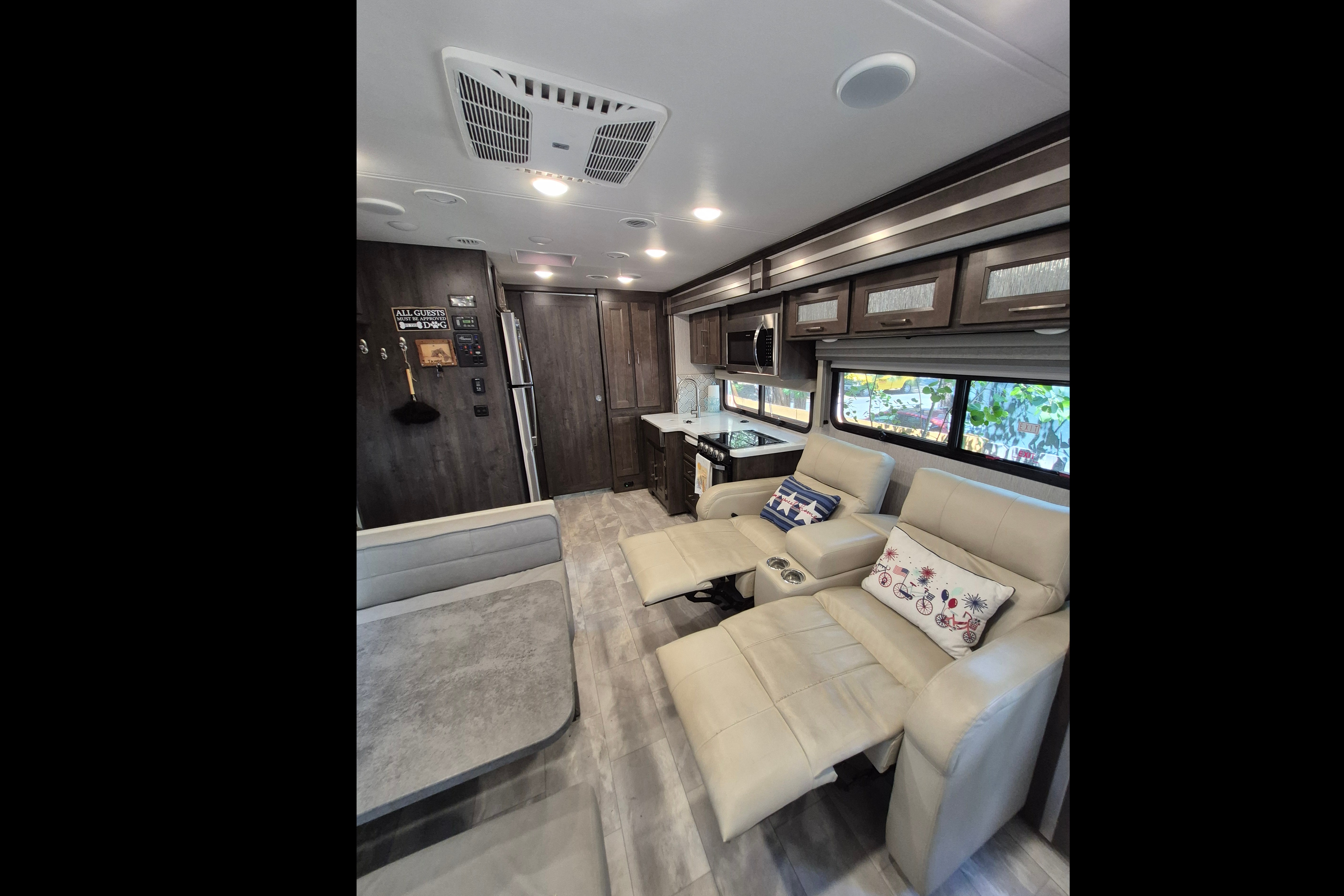 jim's Coachman sportscoach 339ds Class A