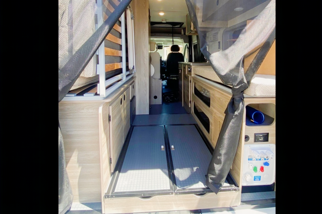2022 Winnebago Solis-4 seats, 4 sleeps