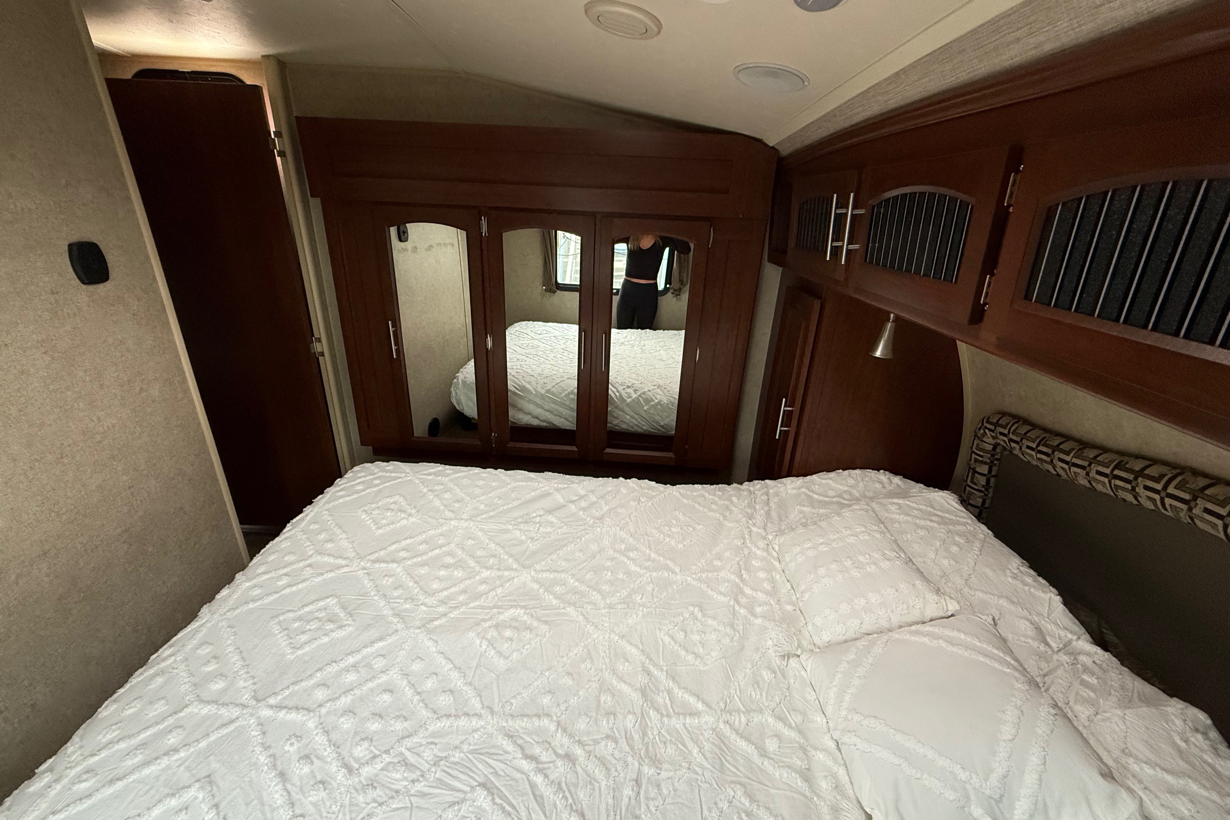 Family Friendly Forest River Rockwood ultra lite Fifth Wheel