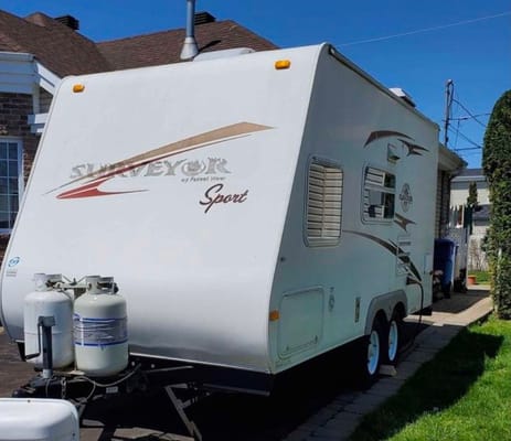 Alexander's & Marie-Claire’s Forest River Surveyor SV306 Travel Trailer