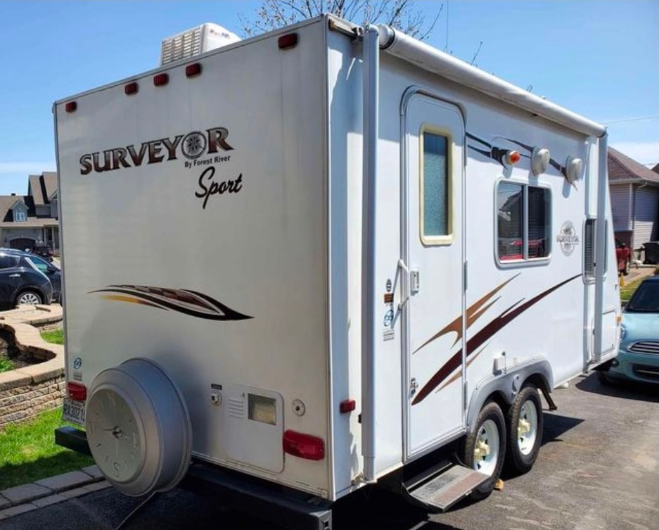 Alexander's & Marie-Claire’s Forest River Surveyor SV306 Travel Trailer