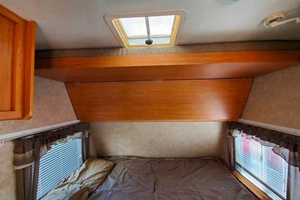Alexander's & Marie-Claire’s Forest River Surveyor SV306 Travel Trailer