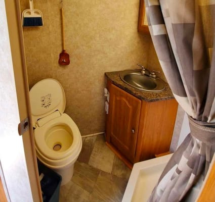 Alexander's & Marie-Claire’s Forest River Surveyor SV306 Travel Trailer
