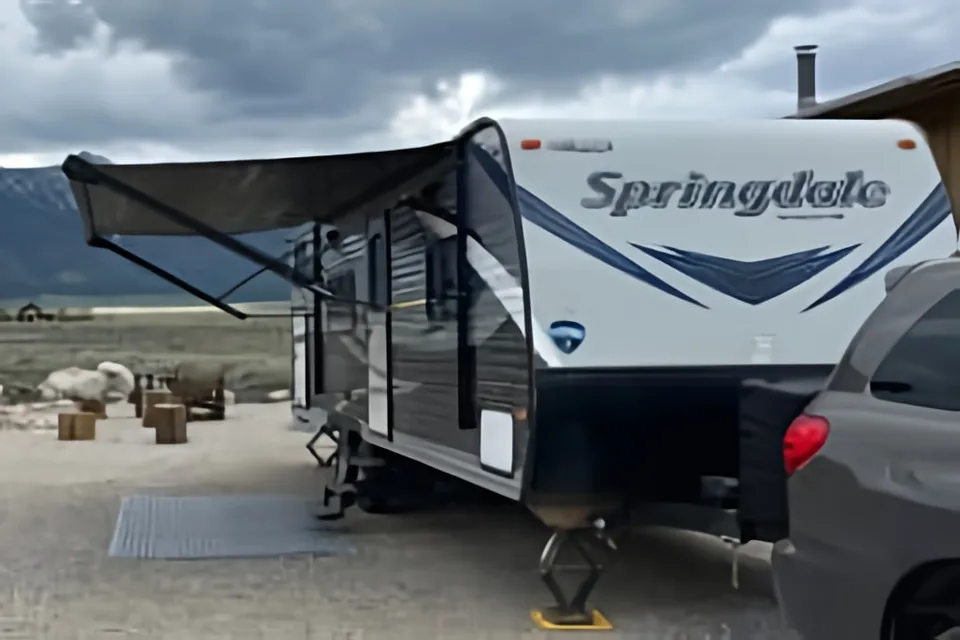 Autumn's Keystone springdale Travel Trailer w Bunks