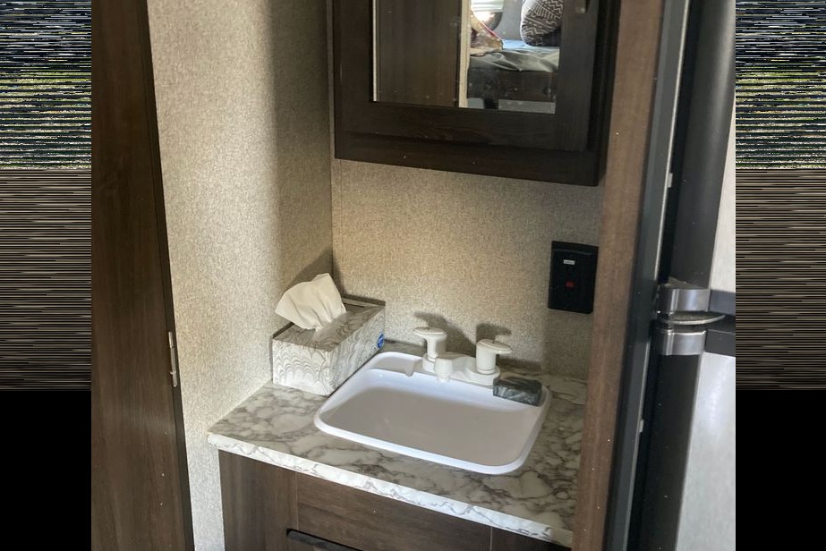 Autumn's Keystone springdale Travel Trailer w Bunks