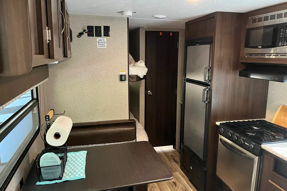 Autumn's Keystone springdale Travel Trailer w Bunks