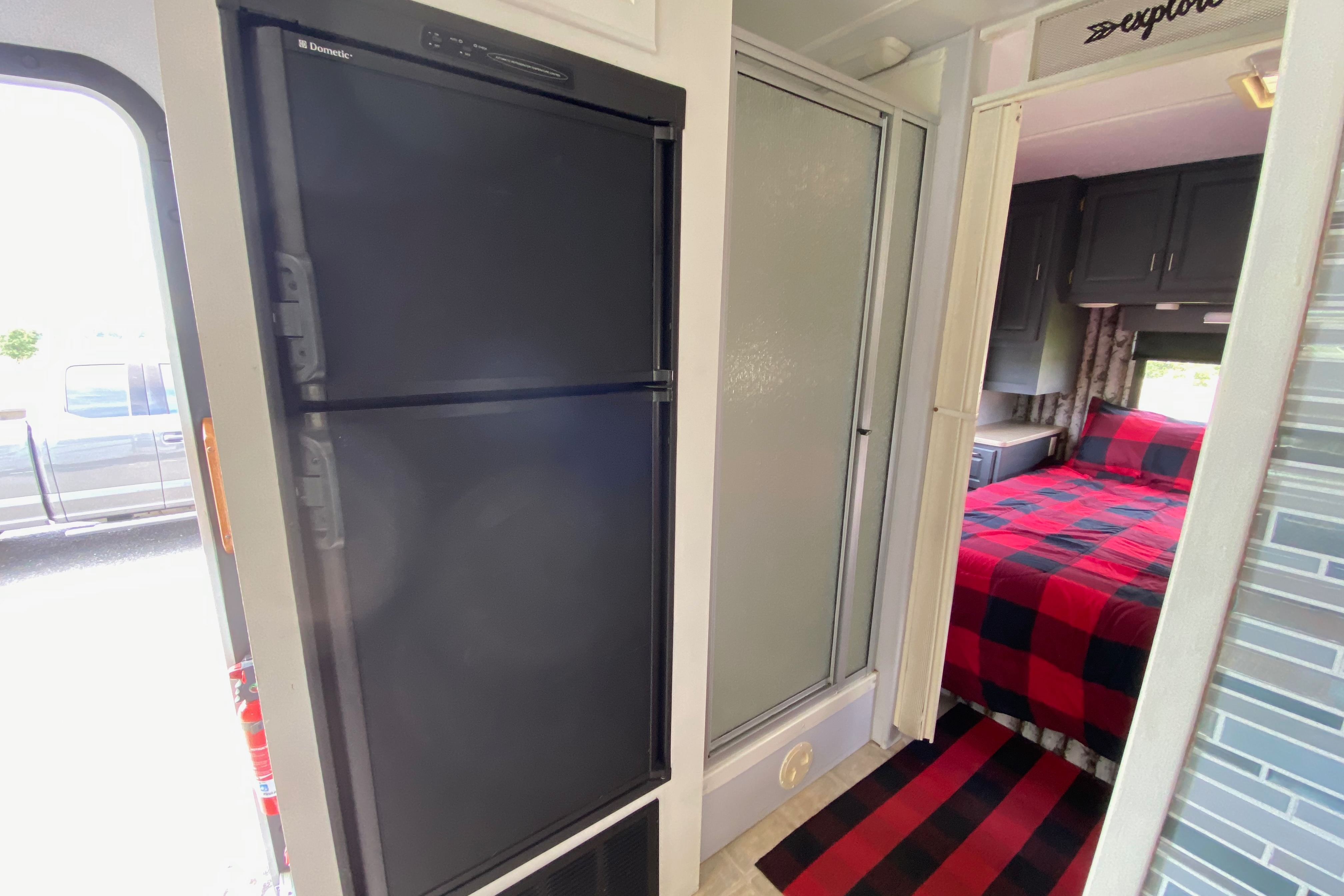 Cozy Updated 29’ Motorhome | 2 Queen Beds | Recliners | Cabin Vibes on Wheels