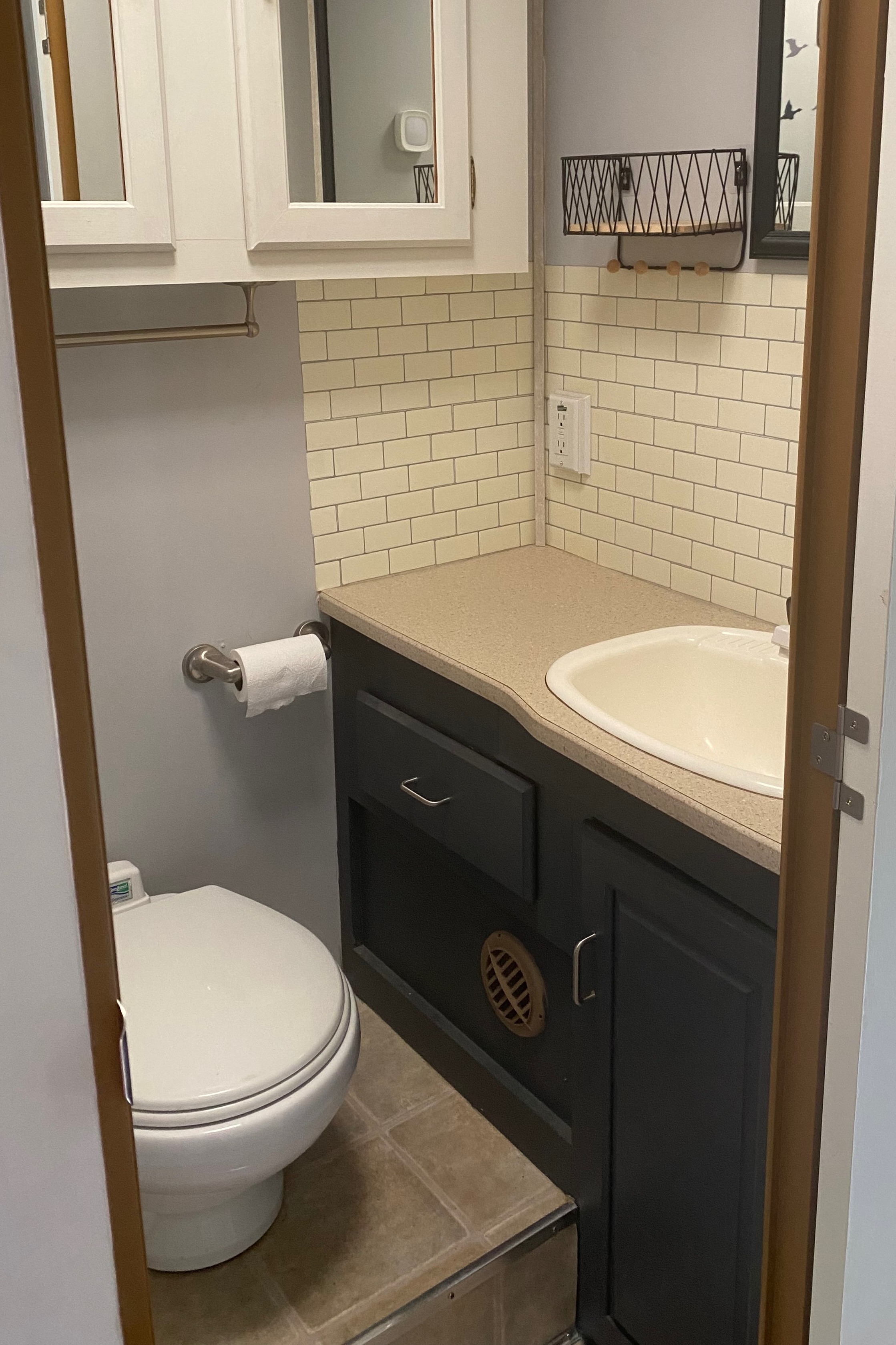 Cozy Updated 29’ Motorhome | 2 Queen Beds | Recliners | Cabin Vibes on Wheels