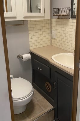 Cozy Updated 29’ Motorhome | 2 Queen Beds | Recliners | Cabin Vibes on Wheels