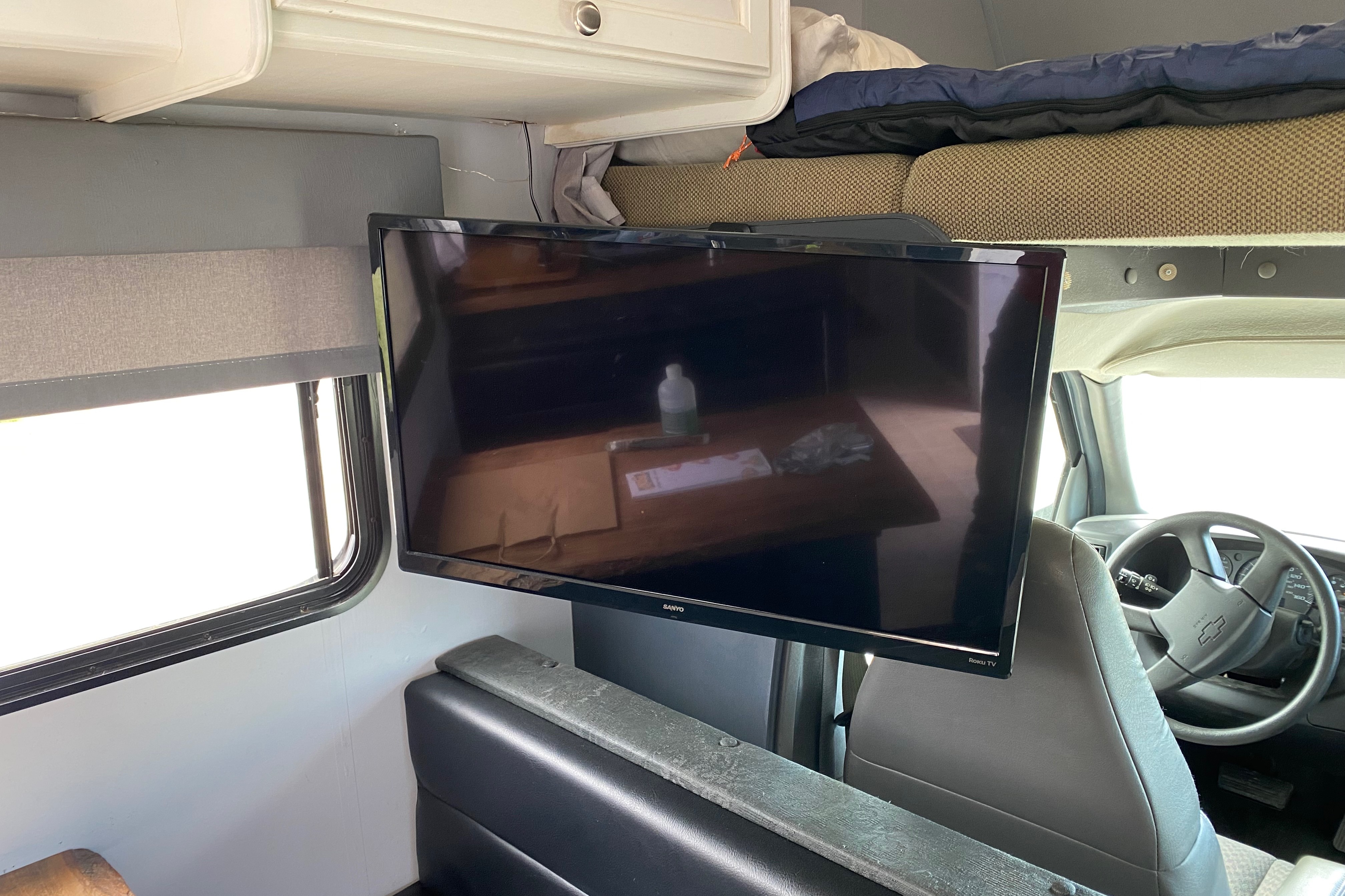Cozy Updated 29’ Motorhome | 2 Queen Beds | Recliners | Cabin Vibes on Wheels